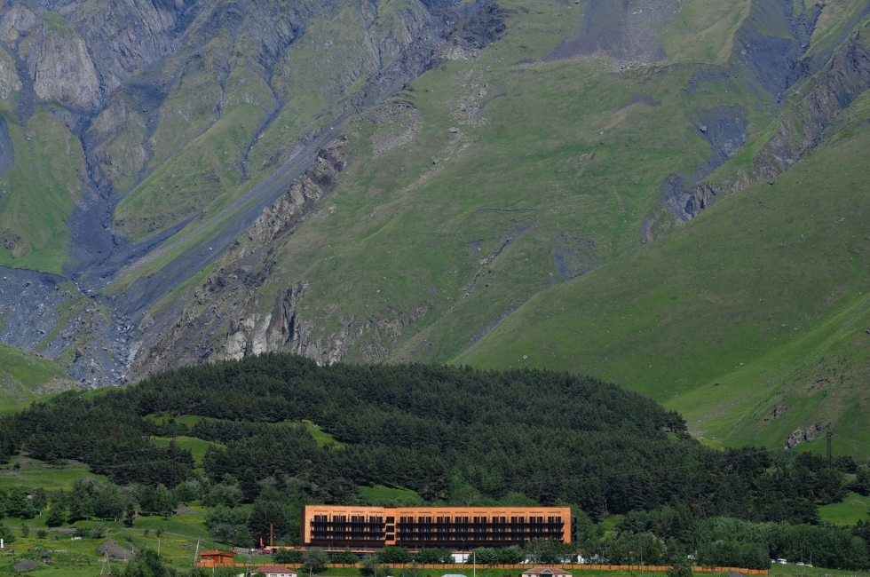 Отель Kazbegi с видом на горы в Грузии