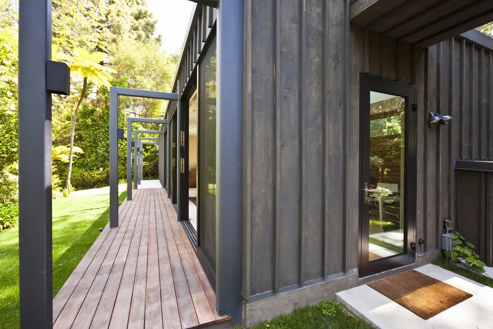 Рабочая студия в скандинавском стиле в дополнение к калифорнийской резиденции Рабочая студия в скандинавском стиле в дополнение к калифорнийской резиденции