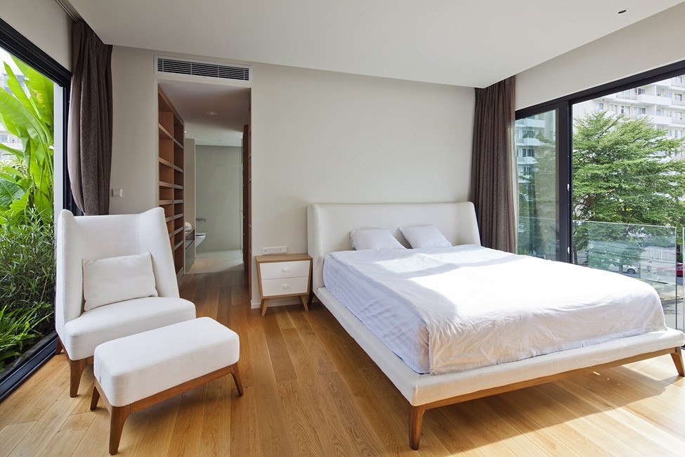 Дом с бассейном на крыше в Хошимине