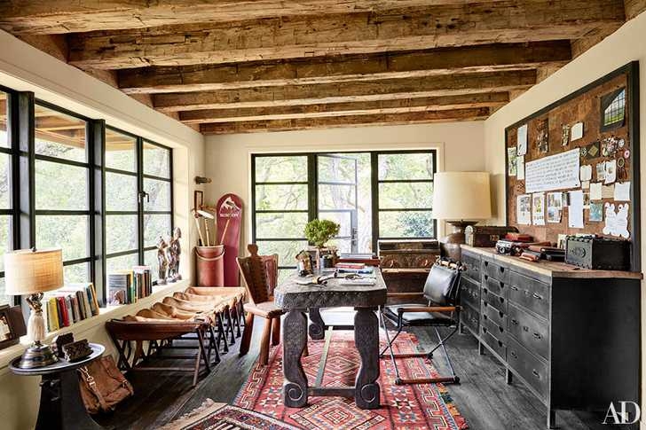 Стиль кантри и этнический стиль в доме на холме