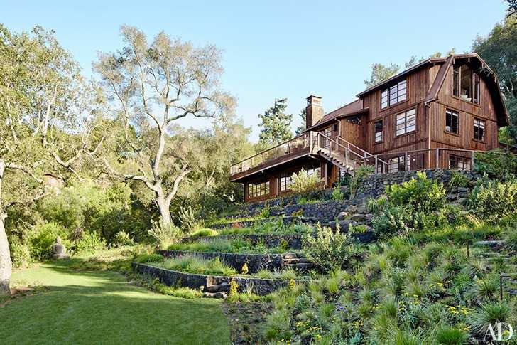 Стиль кантри и этнический стиль в доме на холме