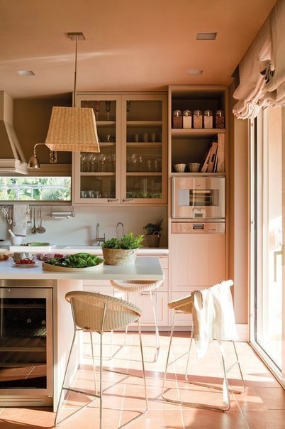 Интерьер дома в светлых тонах Интерьер дома в светлых тонах